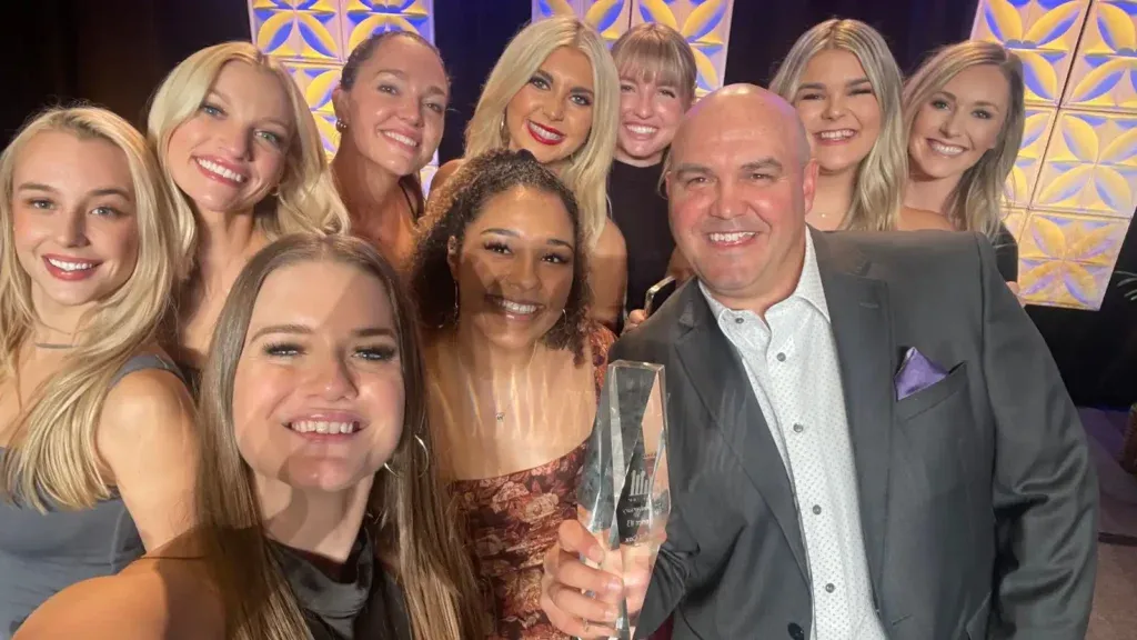 Advantis Medical team celebrates winning award for excellence in travel nurse jobs as a top-ranked travel nurse agency.