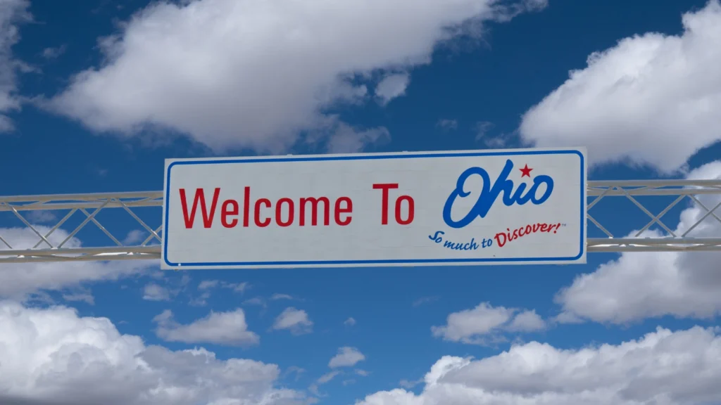 64679a642e27bd85fb13f420 Travel nurse housing in Ohio hero