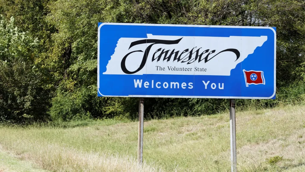 Best Travel Nurse Housing in Tennessee. Sign of Welcome to Tennessee.