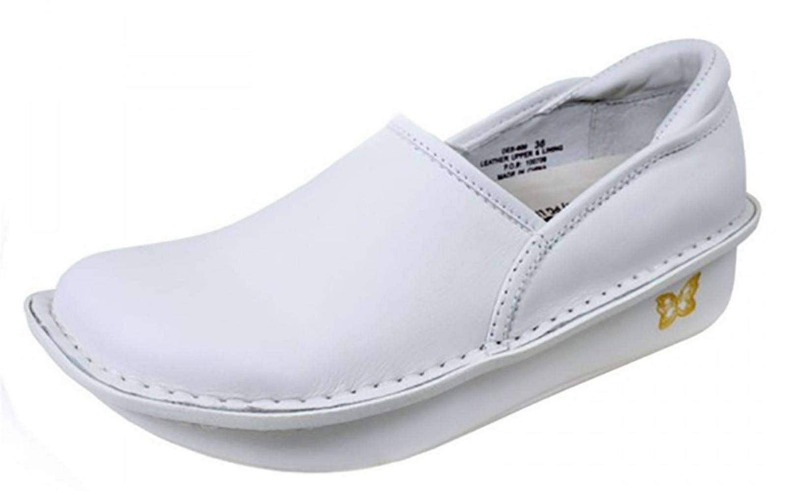 best nursing clogs